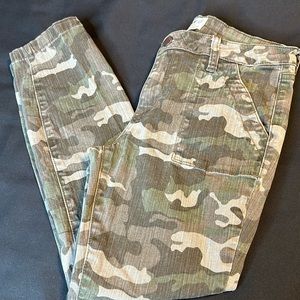 William Rast by Justin Timberlake Crop Skinny Camouflage Pants. 27